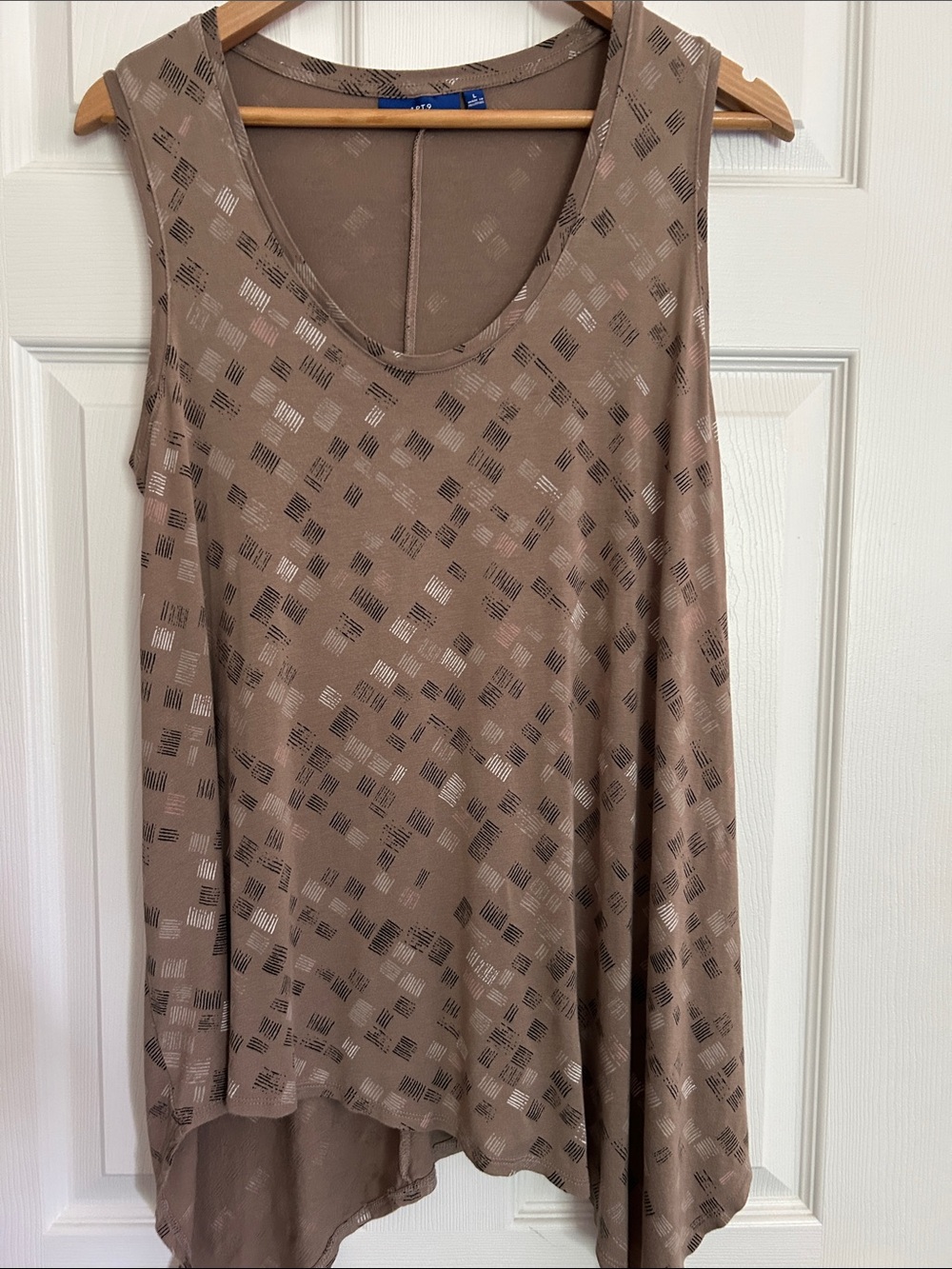 Apt. 9 Taupe Patterned Sleeveless Swing Tank, Size LARGE